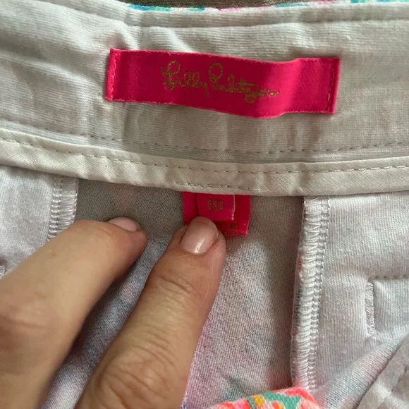Lilly Pulitzer Buttercup knit shorts, scalloped hem, size 10 - Picture 3 of 5